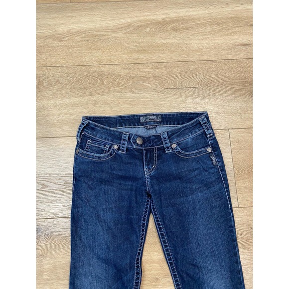 Silver Tuesday Jeans Women's 27x31 Blue Medium Wash Tuesday Boot Cut Jeans - Picture 3 of 9